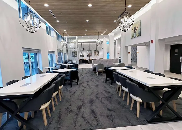 Hotel La Quinta By Wyndham Chicago O'hare Airport 3*