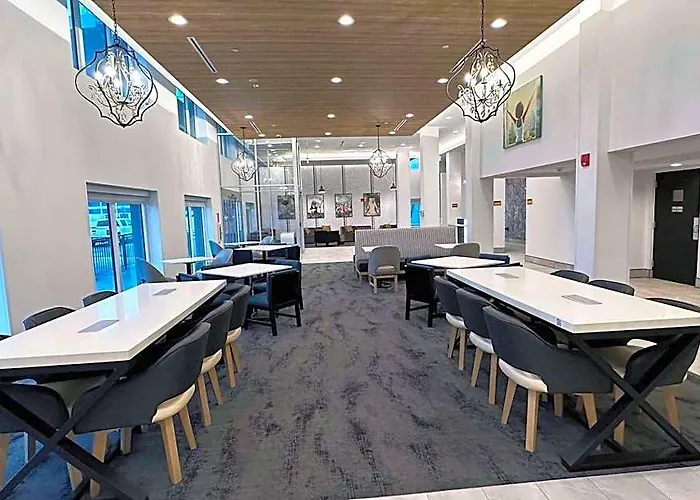 La Quinta By Wyndham Chicago O'hare Airport Hotel 3*