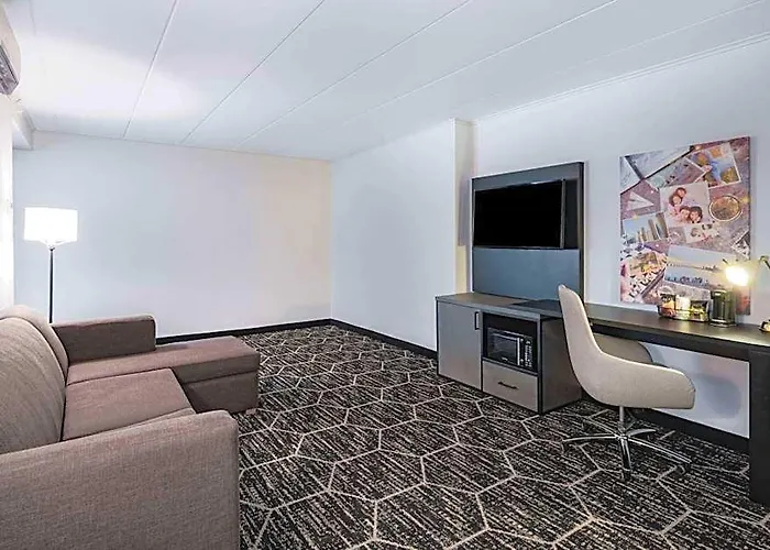 Hotel La Quinta By Wyndham Chicago O'hare Airport